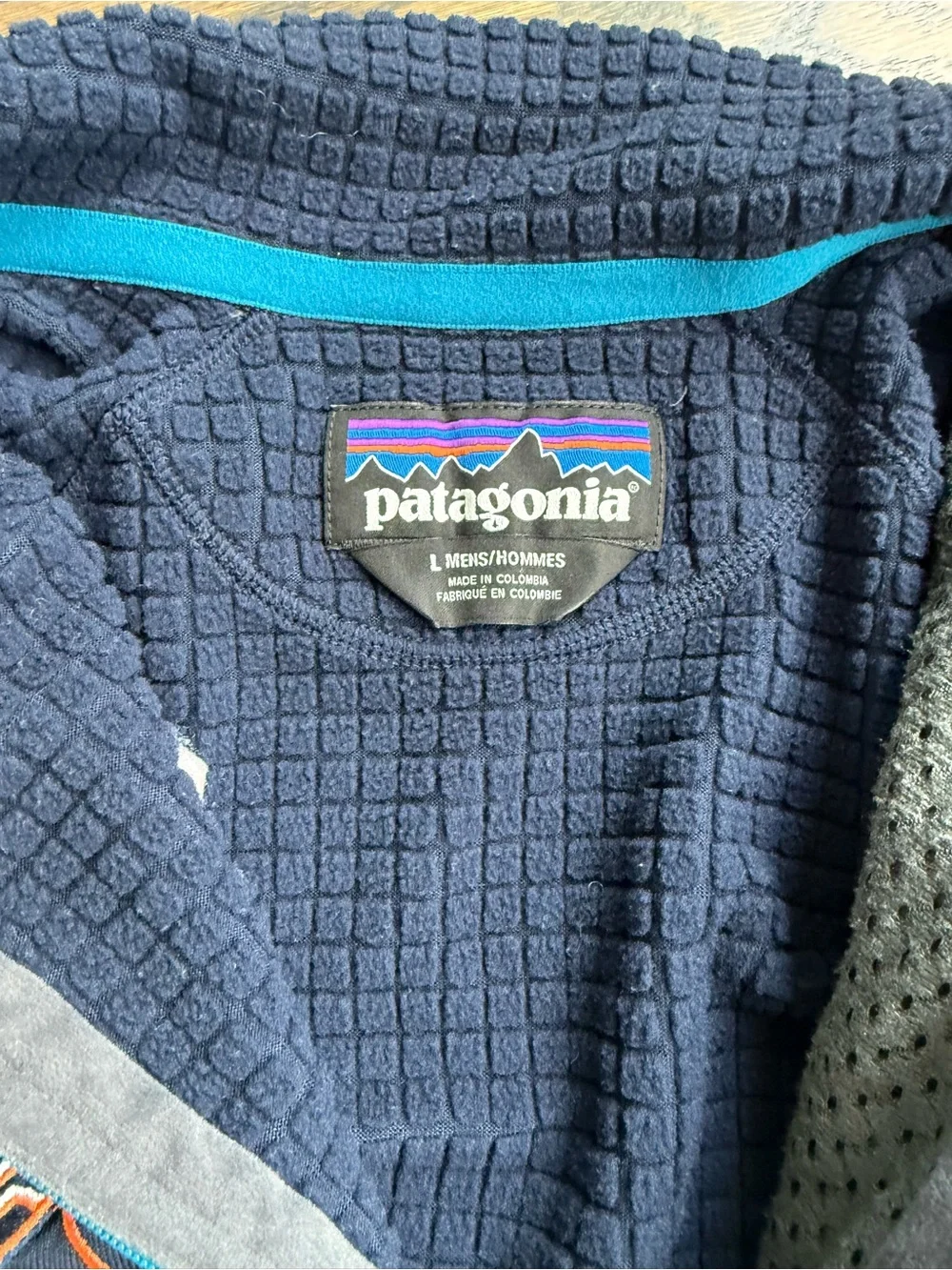 Patagonia Men's Navy Quarter-Zip Pullover Jacket with college crew logo size L